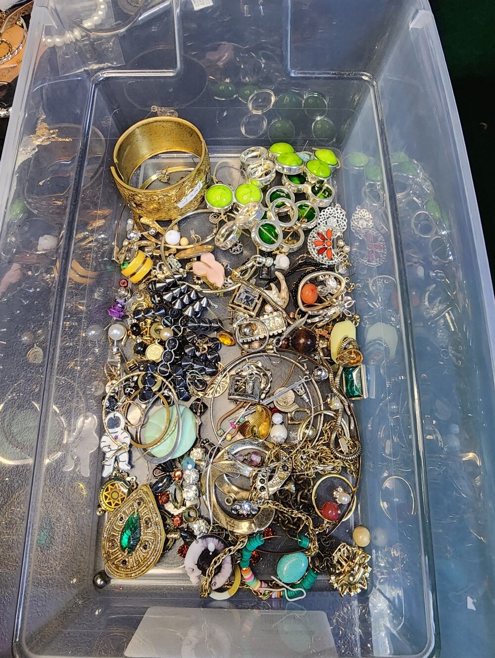 1lb Mixed Jewelry For Crafting May Or May Not Have Matches J080826-1